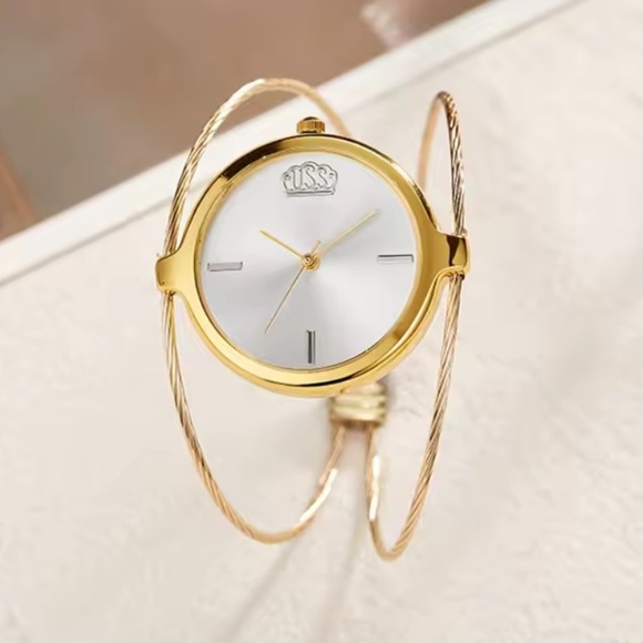 Women Minimalist Gold Bangle Cuff Watch – Elegant Everyday Timepiece